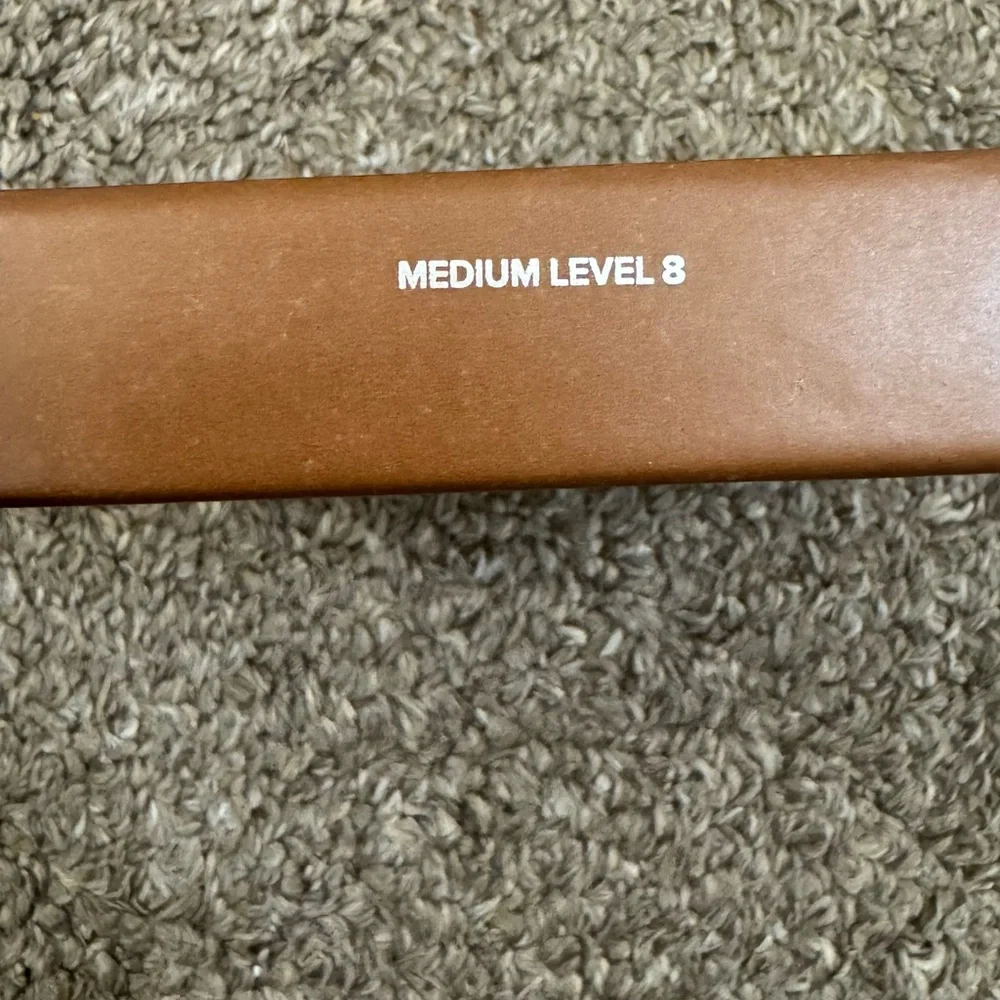 HAUS LABS Glowing Bronze Power Sculpt Velvet Bronzer - medium level 8